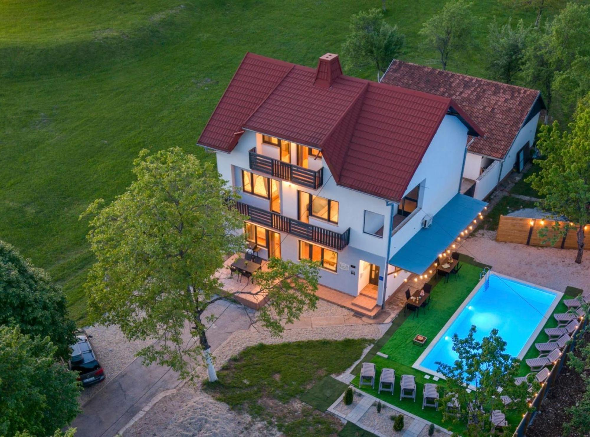 Apartman Mavi *