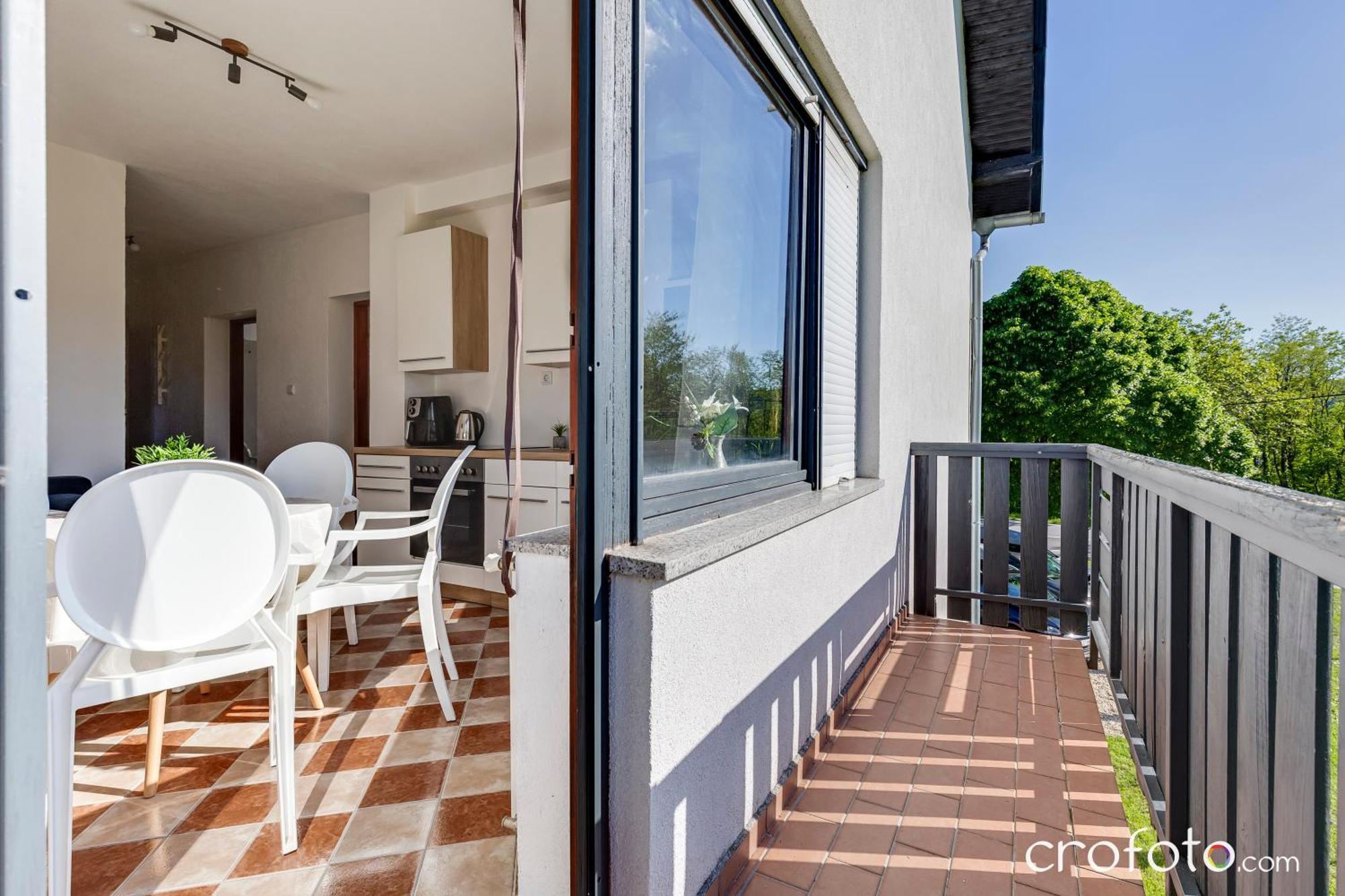 Apartman Mavi